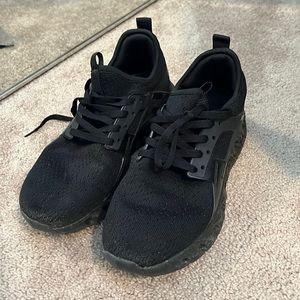 Size 10 Bronax shoes Tennis shoes